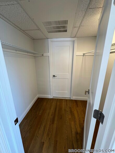 Building Photo - 320 Hammond Pond Pkwy