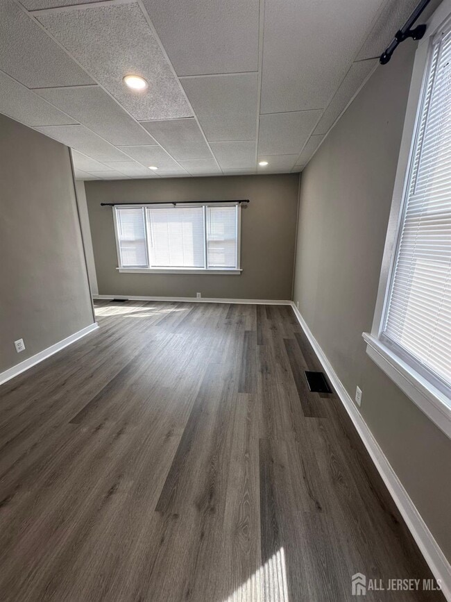 Building Photo - 28 Bird Ave