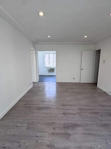 Building Photo - 1280 Laurel Ave