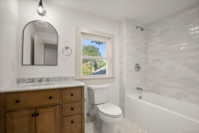 Building Photo - 109 Byram Rd