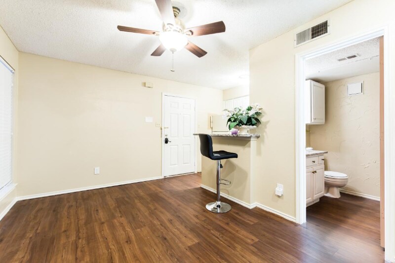 Building Photo - 1704 Baird Farm Cir