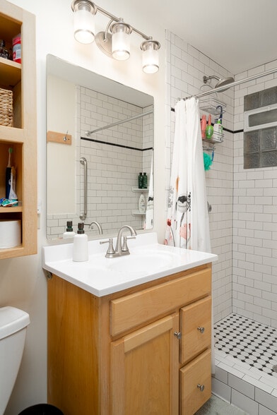 Building Photo - 3117 Fremont Ave S