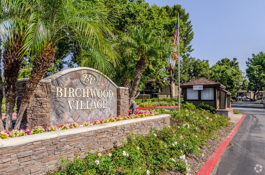 Birchwood Village Apartment Homes 1919 E Birch St Brea CA 92821
