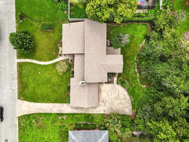 Building Photo - 5432 Grove Ave