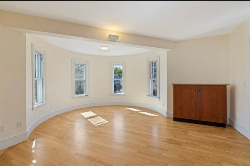 Building Photo - 124 Boston Ave
