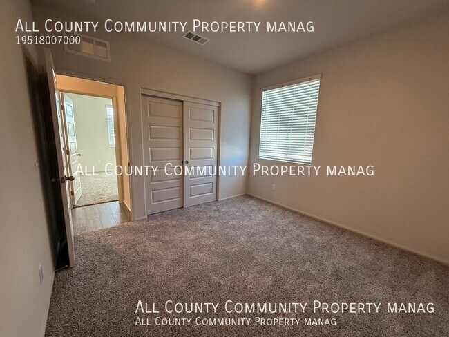 Building Photo - 11615 Zoeller St