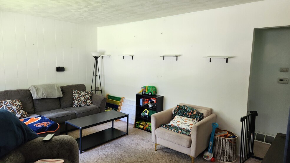 Building Photo - 1136 Briarcliff Ln