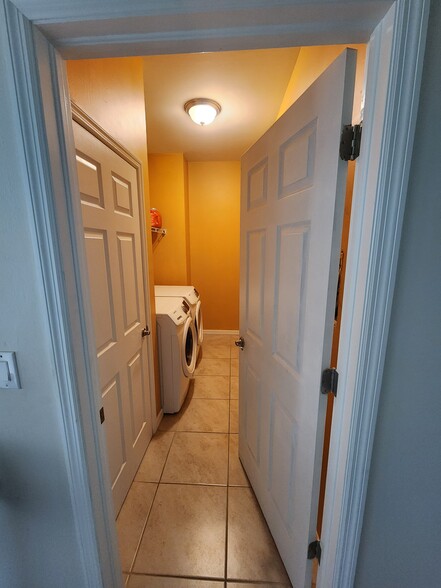 Laundry Room - 4095 Wilmont Pl