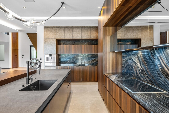 Building Photo - 2934 NE 8th Ave