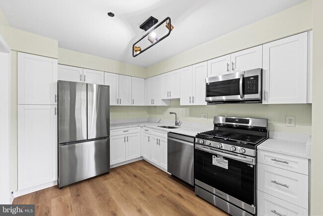 Building Photo - 2615 Chivalry Ct