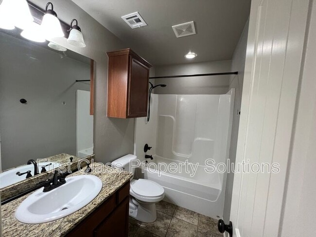 Building Photo - 129 Ashley Dr