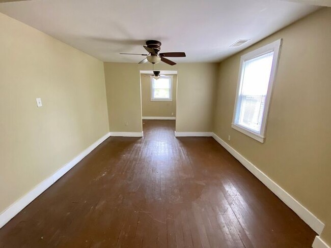 Building Photo - Spacious 1 Bedroom Apartment in North Nash...