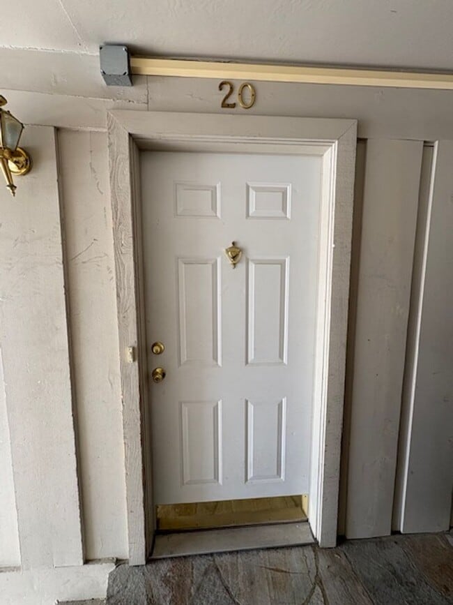 Building Photo - 2 Bedroom Condo in Millcreek!