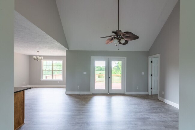 Building Photo - 3 Bed, 2 Bath, 2350sqft, 5.86acres