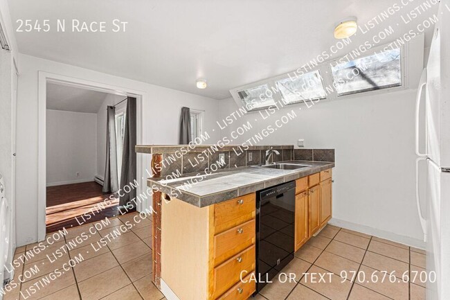 Building Photo - 2545 N Race St