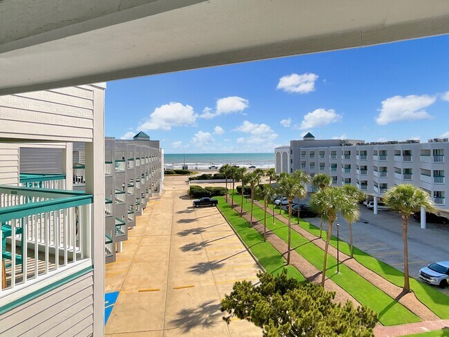 Building Photo - 6102 Seawall Blvd