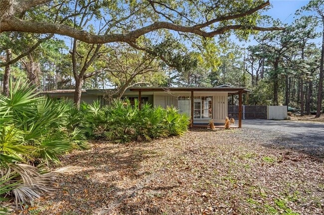 Building Photo - 116 Forney Johnston Dr