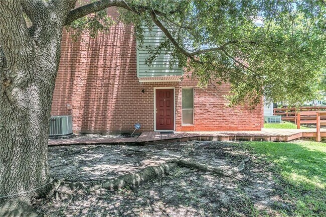 Building Photo - 1500 Olympia Way