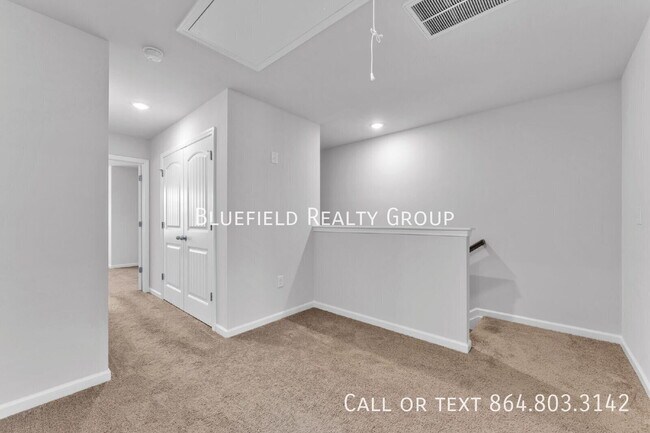 Building Photo - 503 Heswall Ct
