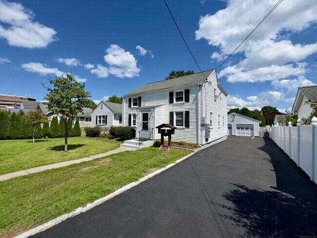Building Photo - 46 Houston Terrace