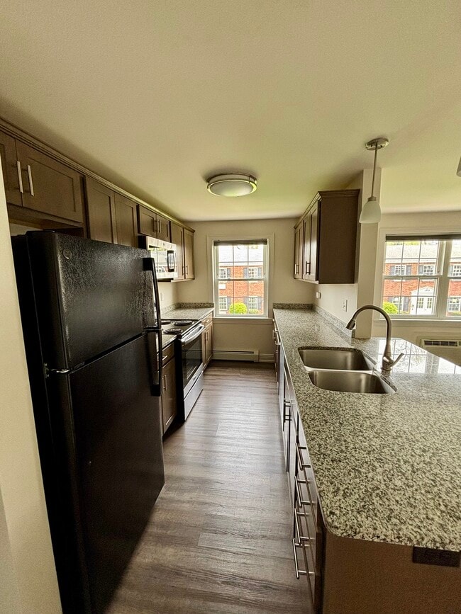 Building Photo - Copley Court Apartments