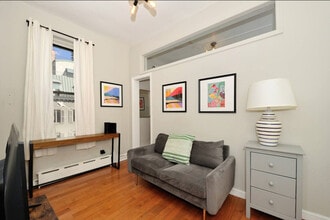 Building Photo - 444 First Ave Loop