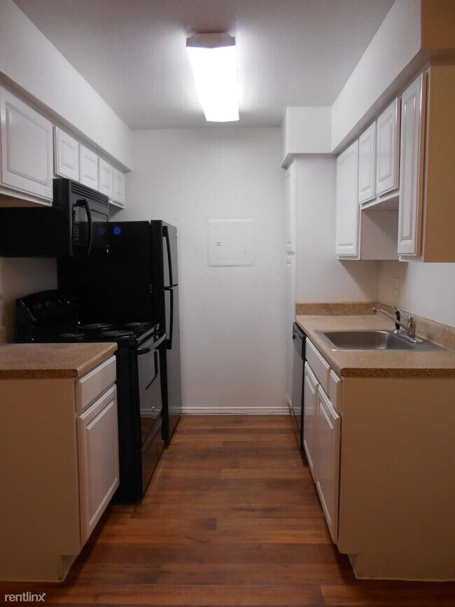 Building Photo - 1 br, 1 bath Condo - 3010 Nasa Pkwy Flat  ...