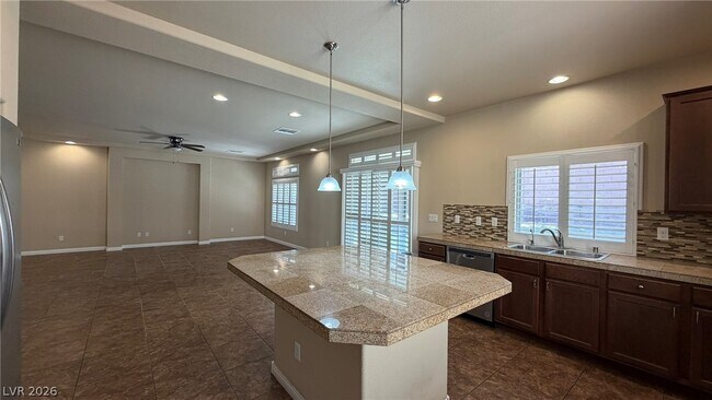 Building Photo - 6451 Parrot Ridge Ct