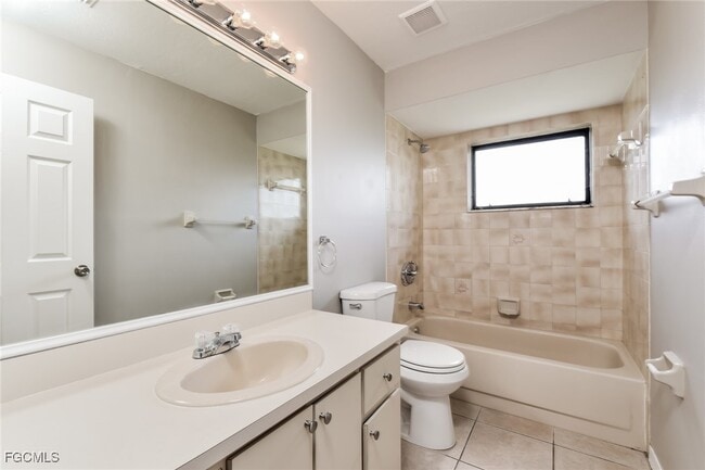 Building Photo - 219 SE 20th St