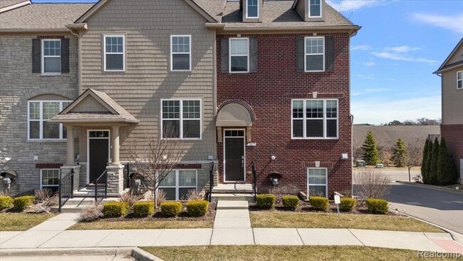 Building Photo - 2877 Hartwick Dr