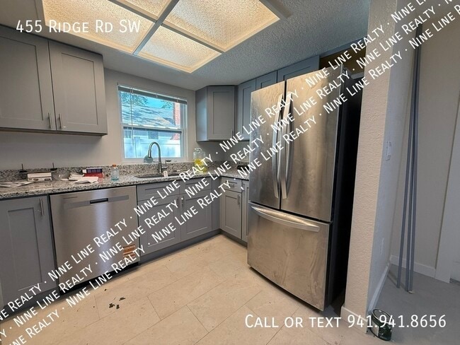 Building Photo - 455 Ridge Rd SW