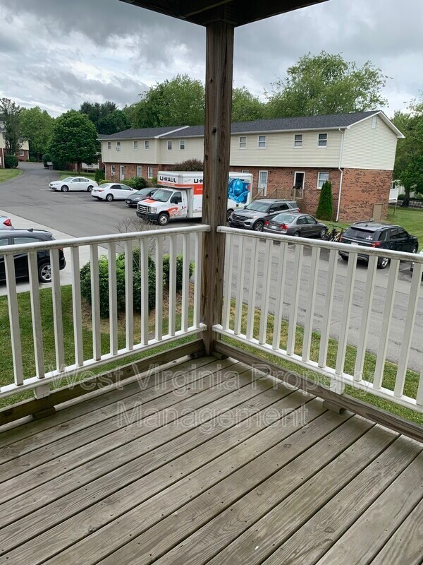 Building Photo - 196 Cardinal Way