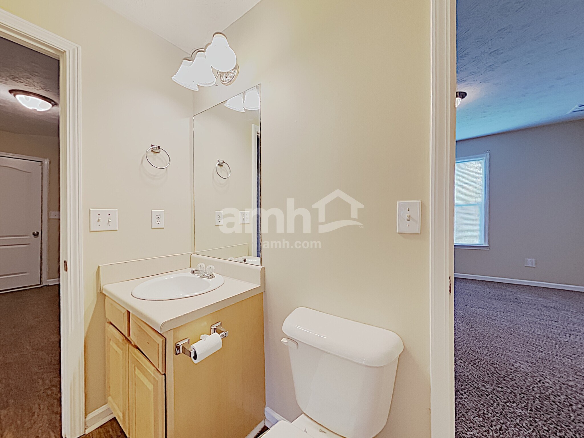 Building Photo - 2383 Temple View Dr