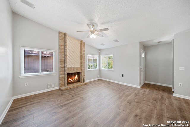 Building Photo - 8032 Laurel Bend