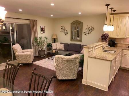 Building Photo - 64 Holly Dr