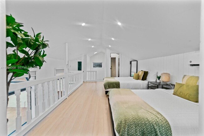 Building Photo - 1730 NE 137th Terrace