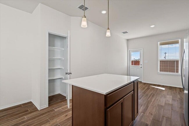 Building Photo - 408 Kapok St