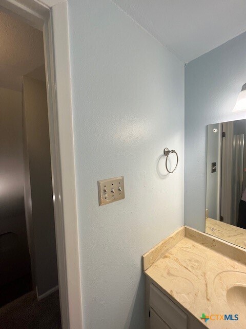 Building Photo - 1306 Carnation Ln