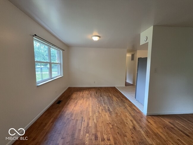 Building Photo - 2646 W 60th St