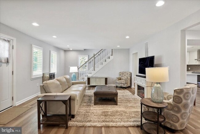 Building Photo - 408 Blue Ridge Ave NE