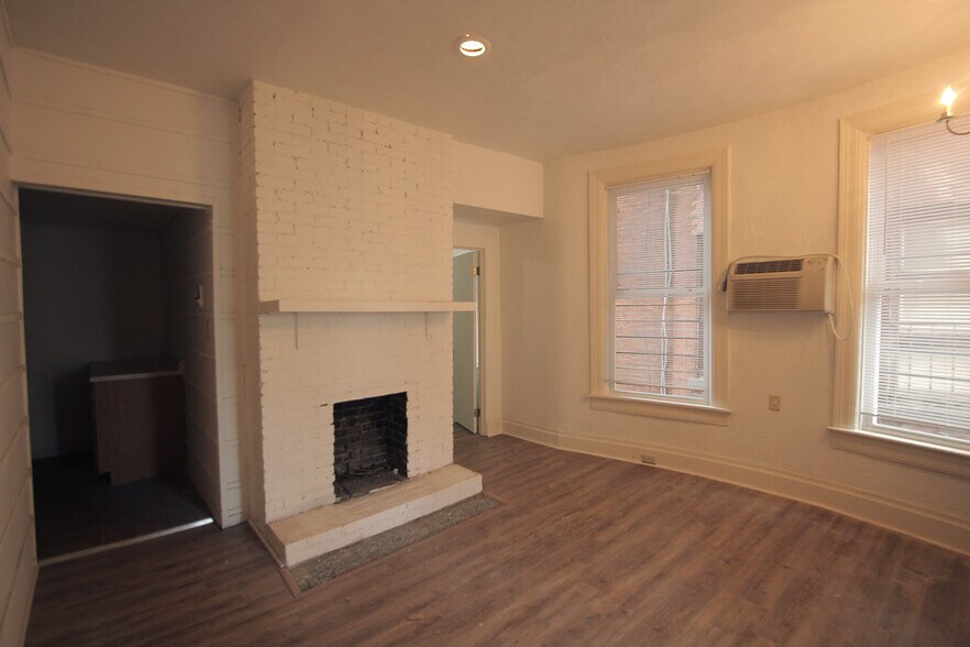 Building Photo - 419 Peebles St