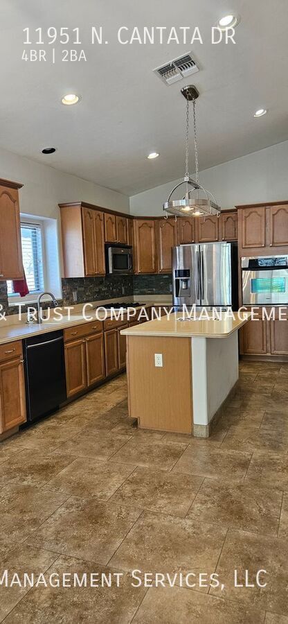 Building Photo - 11951 N Cantata Dr