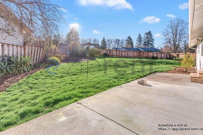 Building Photo - 7640 SW Whitford Dr