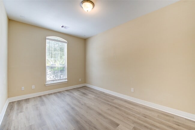 Building Photo - 5530 Mangrove Creek Ln