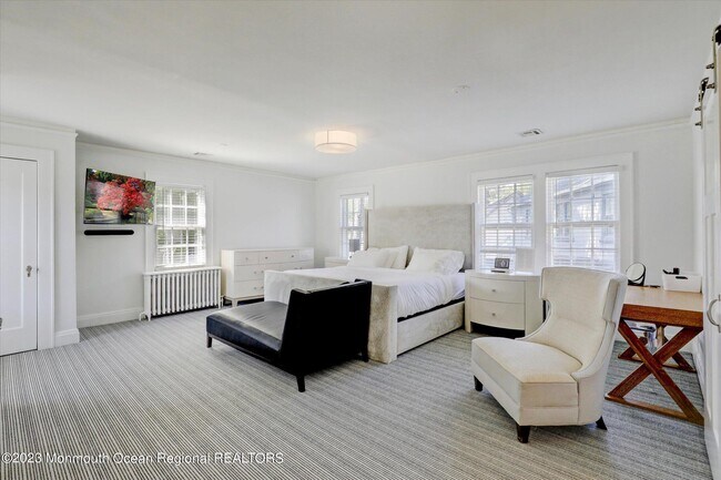 Building Photo - 570 N Edgemere Dr