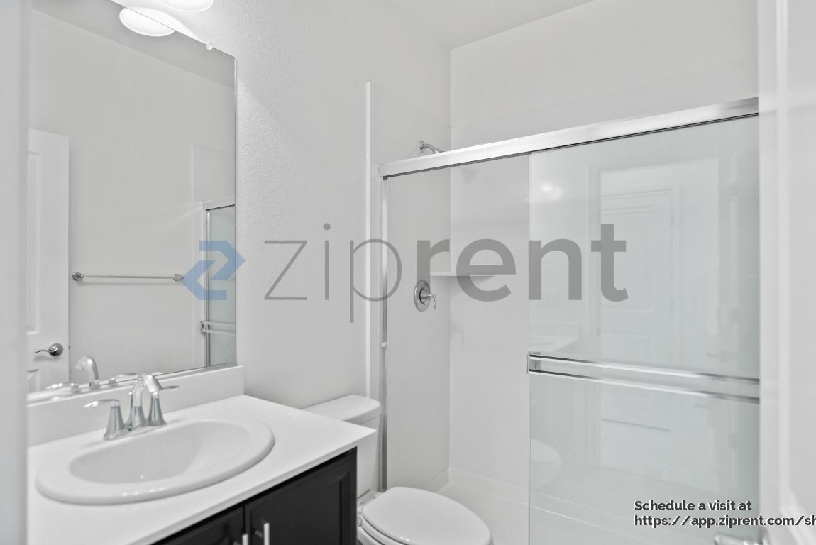 Building Photo - 2342 Augusta Ave