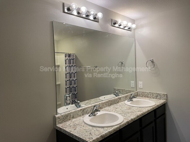 Building Photo - 3481 Quail Dr