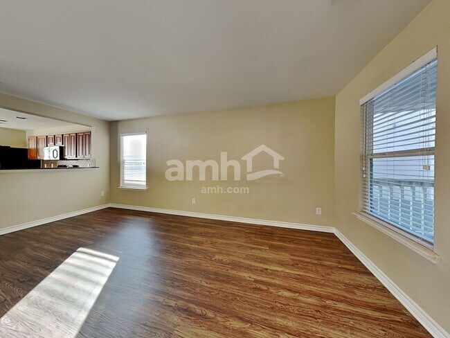 Building Photo - 6905 Planters Row Dr