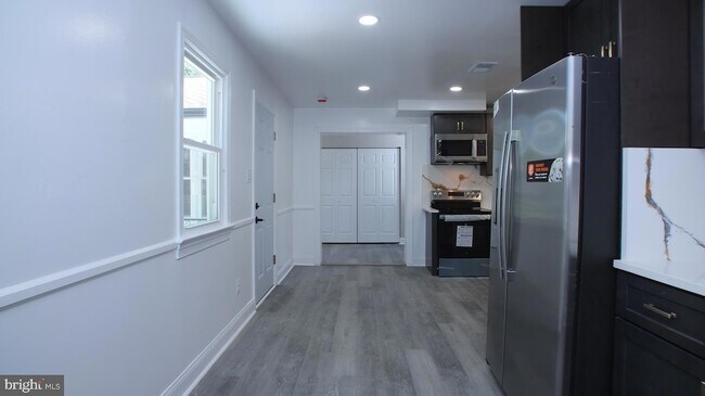 Building Photo - 2608 Holly Dr