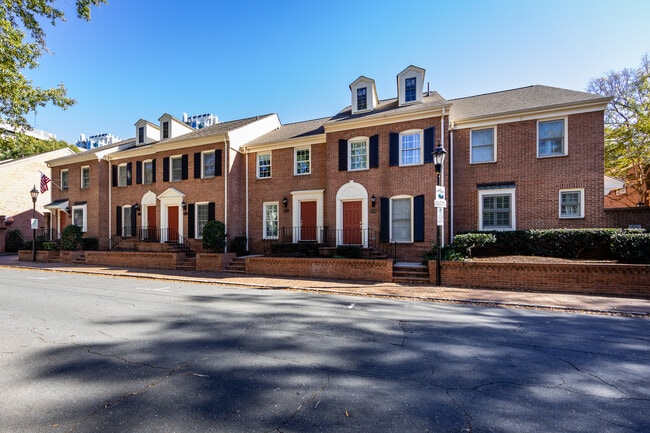 Building Photo - 510 N Poplar St